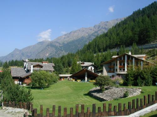 Eco Wellness Hotel Notre Maison 코네 외부 사진