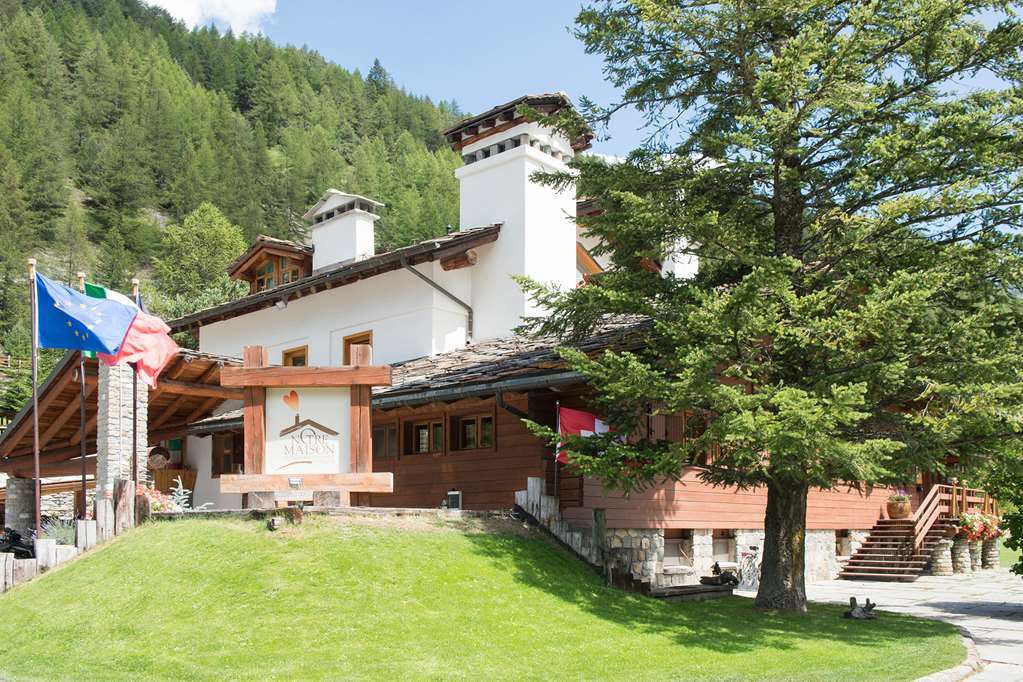 Eco Wellness Hotel Notre Maison 코네 외부 사진