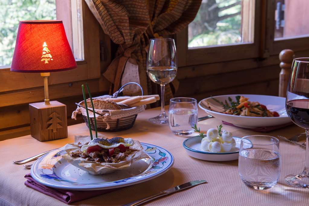 Eco Wellness Hotel Notre Maison 코네 레스토랑 사진